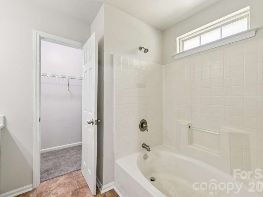 14518 Arbor Ridge Drive, Charlotte, NC 28273.  MLS# CAR4365016, YatesRealty ID 9006. 