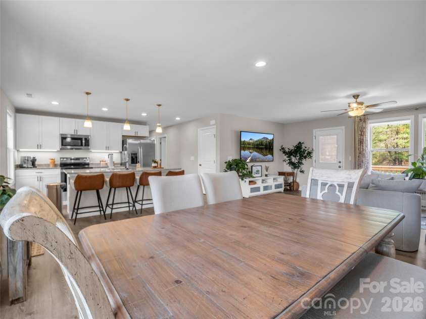 29 Kanes Drive, Hendersonville, NC 28739.  MLS# CAR4366222, YatesRealty ID 9007. 