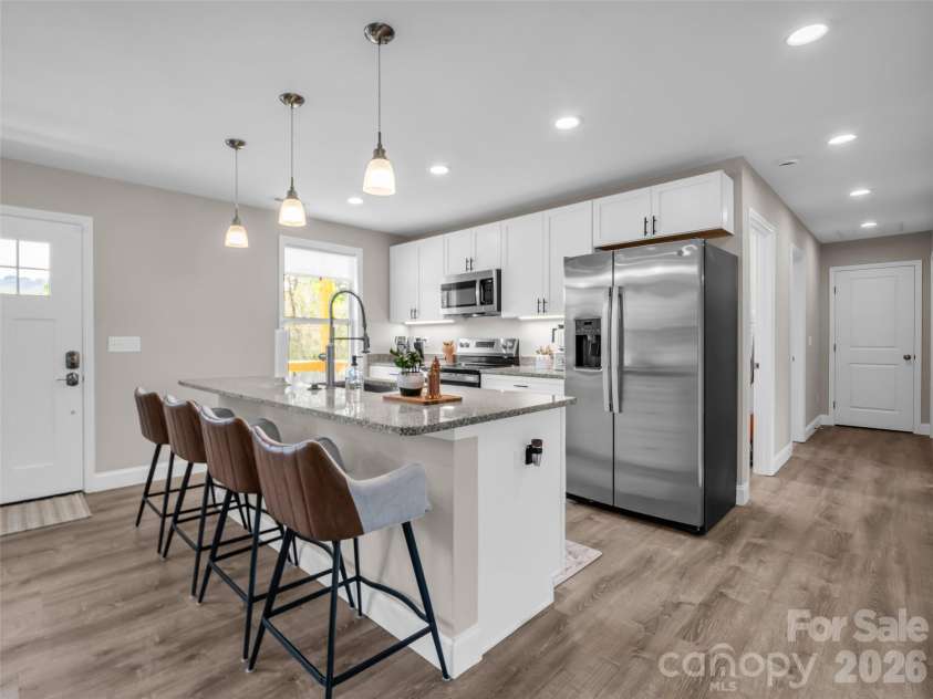 29 Kanes Drive, Hendersonville, NC 28739.  MLS# CAR4366222, YatesRealty ID 9007. 