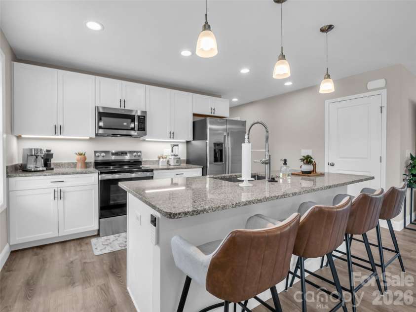 29 Kanes Drive, Hendersonville, NC 28739.  MLS# CAR4366222, YatesRealty ID 9007. 