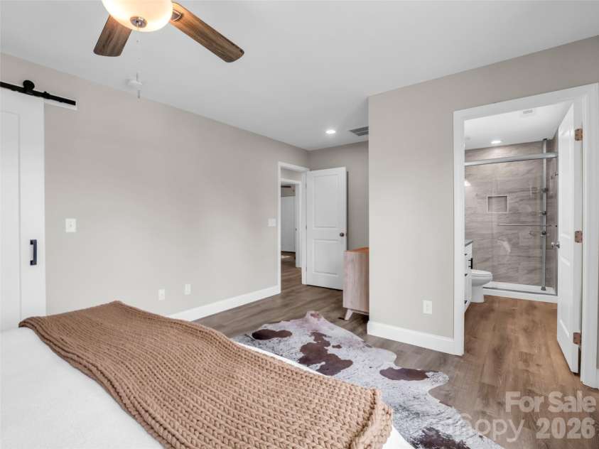 29 Kanes Drive, Hendersonville, NC 28739.  MLS# CAR4366222, YatesRealty ID 9007. 