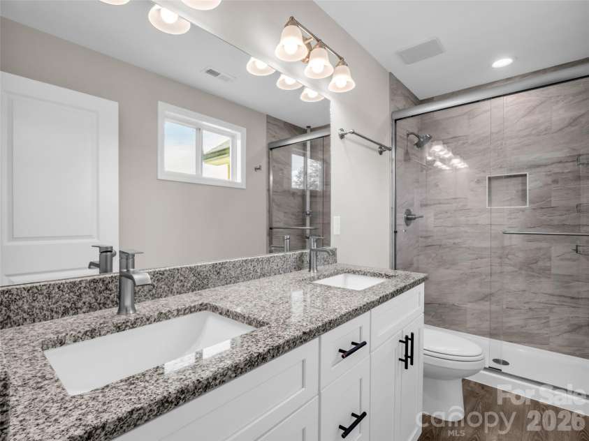29 Kanes Drive, Hendersonville, NC 28739.  MLS# CAR4366222, YatesRealty ID 9007. 