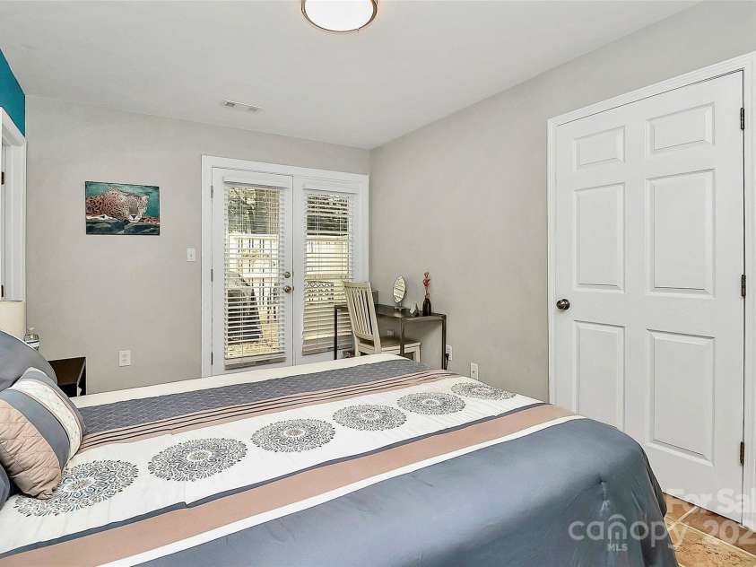 313 Clarkson Street, Charlotte, NC 28202.  MLS# CAR4250188, YatesRealty ID 9008. 