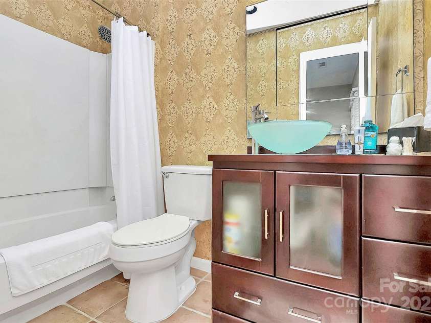 313 Clarkson Street, Charlotte, NC 28202.  MLS# CAR4250188, YatesRealty ID 9008. 