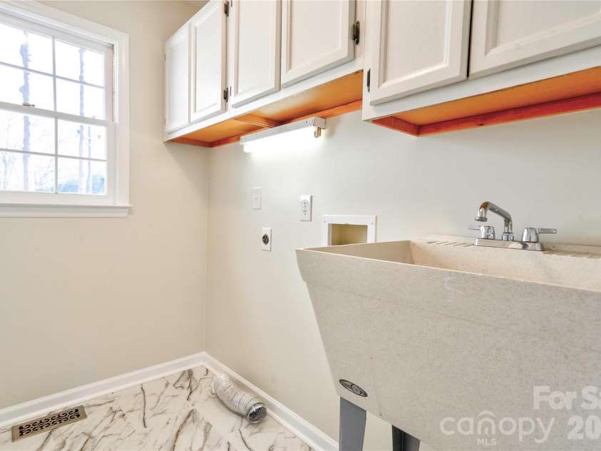 927 Elizabeth Road, Shelby, NC 28150.  MLS# CAR4335876, YatesRealty ID 9008. 