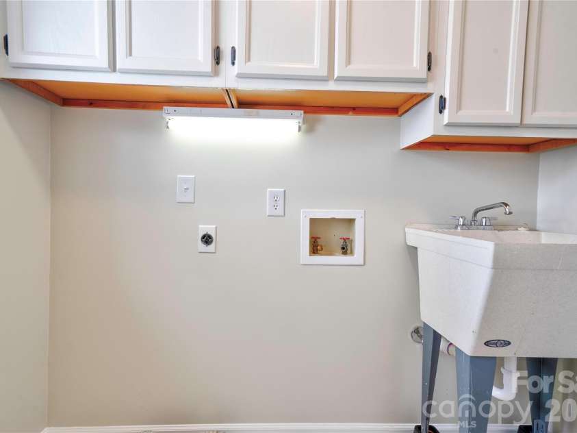 927 Elizabeth Road, Shelby, NC 28150.  MLS# CAR4335876, YatesRealty ID 9008. 