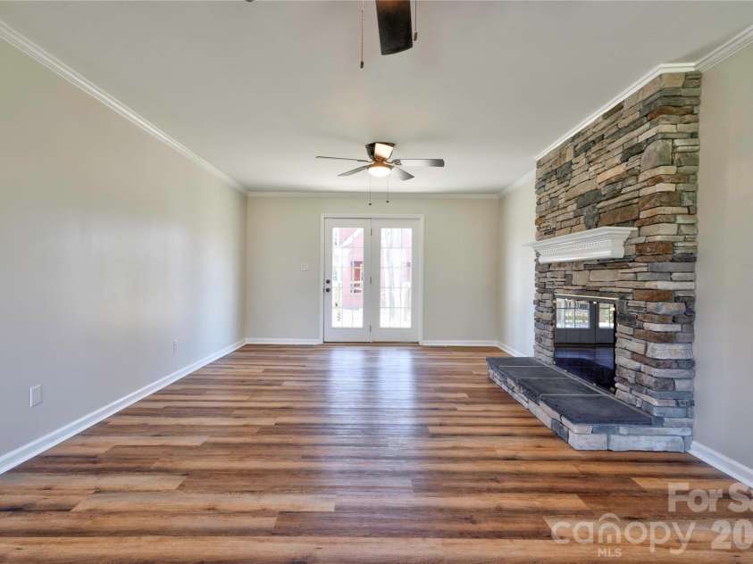927 Elizabeth Road, Shelby, NC 28150.  MLS# CAR4335876, YatesRealty ID 9008. 