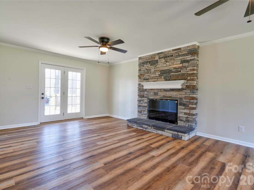 927 Elizabeth Road, Shelby, NC 28150.  MLS# CAR4335876, YatesRealty ID 9008. 