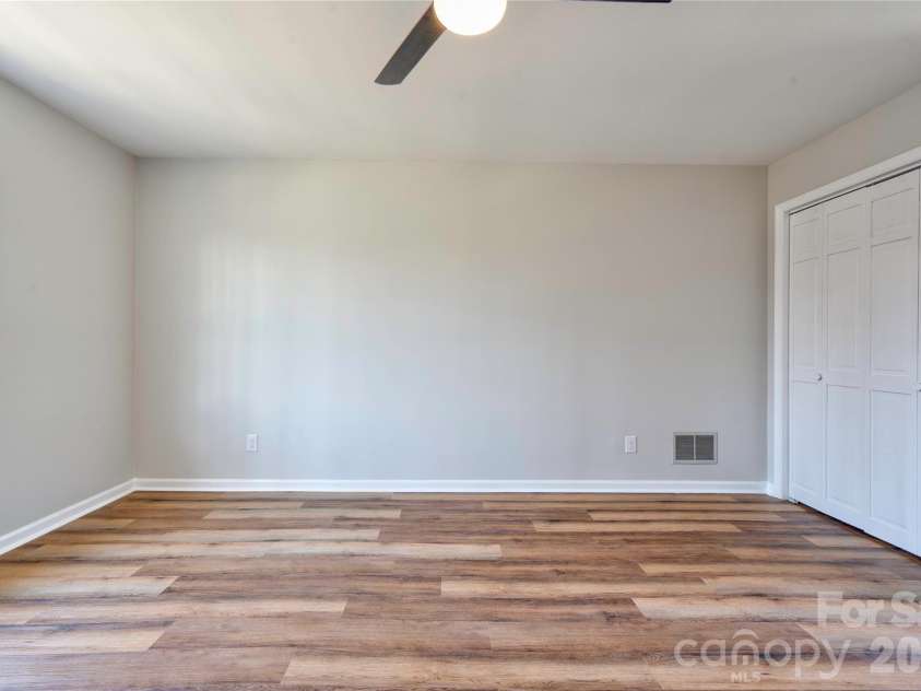 927 Elizabeth Road, Shelby, NC 28150.  MLS# CAR4335876, YatesRealty ID 9008. 