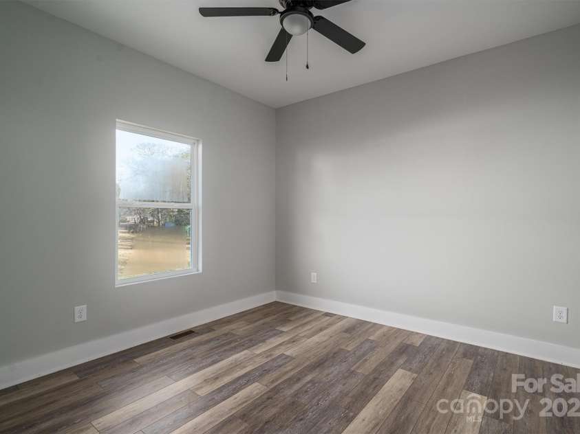 2832 12th Avenue, Hickory, NC 28602.  MLS# CAR4219670, YatesRealty ID 9009. 