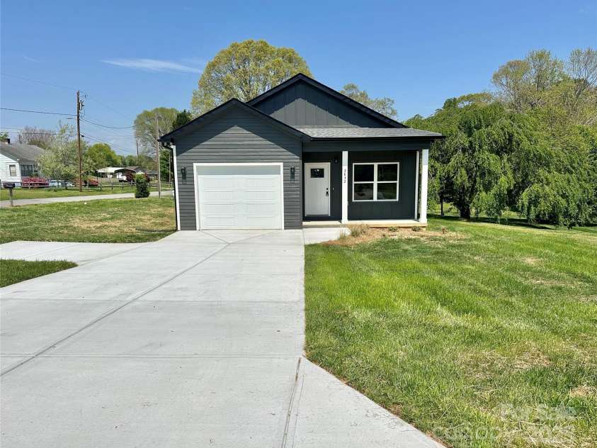 2832 12th Avenue, Hickory, NC 28602.  MLS# CAR4219670, YatesRealty ID 9009. 
