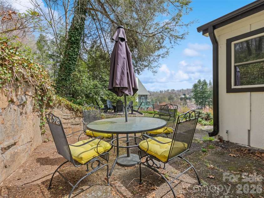 659 Golf Course Road, Waynesville, NC 28786.  MLS# CAR4364784, YatesRealty ID 9010. 