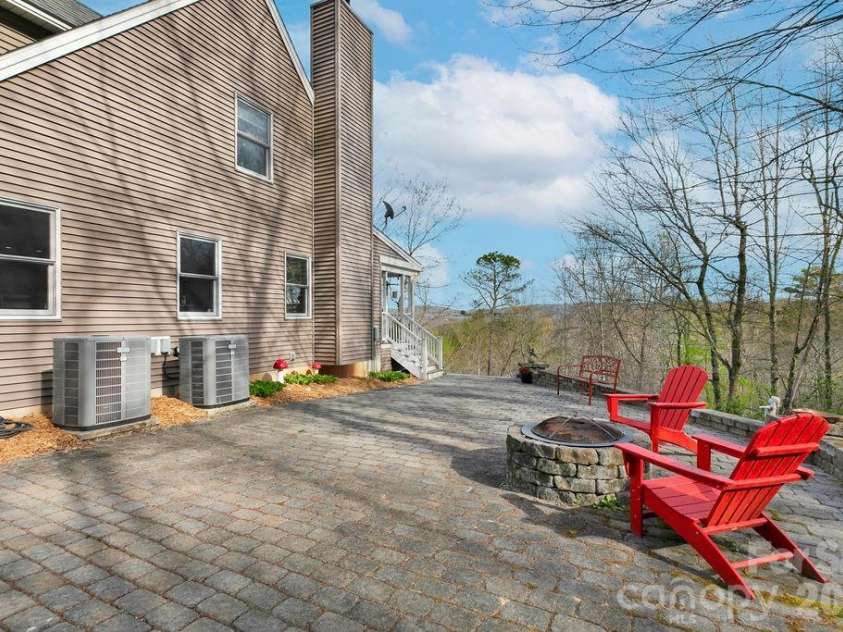 410 Forest Lake Road, Brevard, NC 28712.  MLS# CAR4364087, YatesRealty ID 9011. Enjoy the View