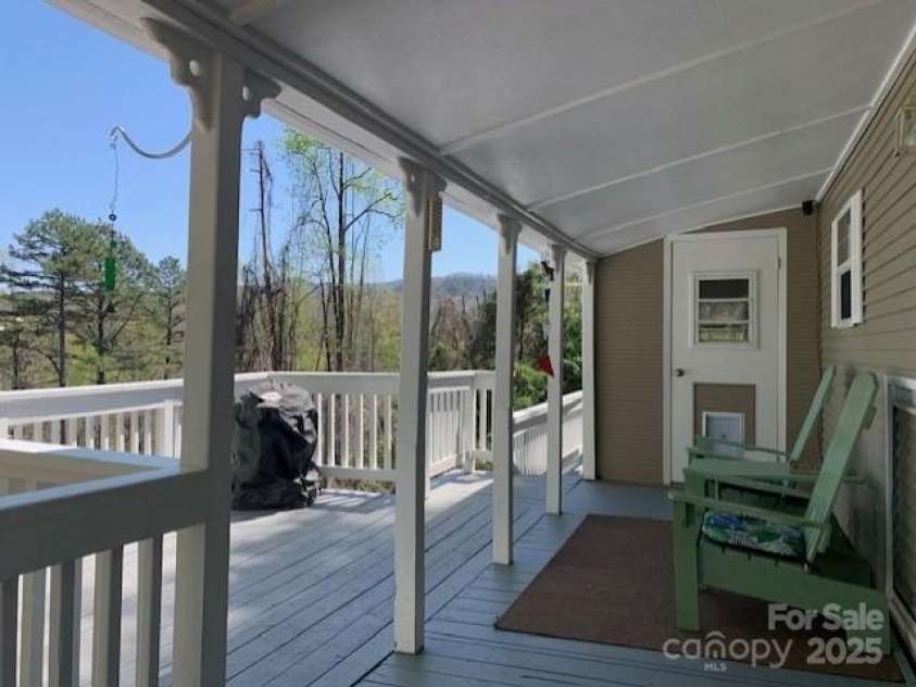 48 Homestead Avenue, Bryson City, NC 28713.  MLS# CAR4247145, YatesRealty ID 9011. 