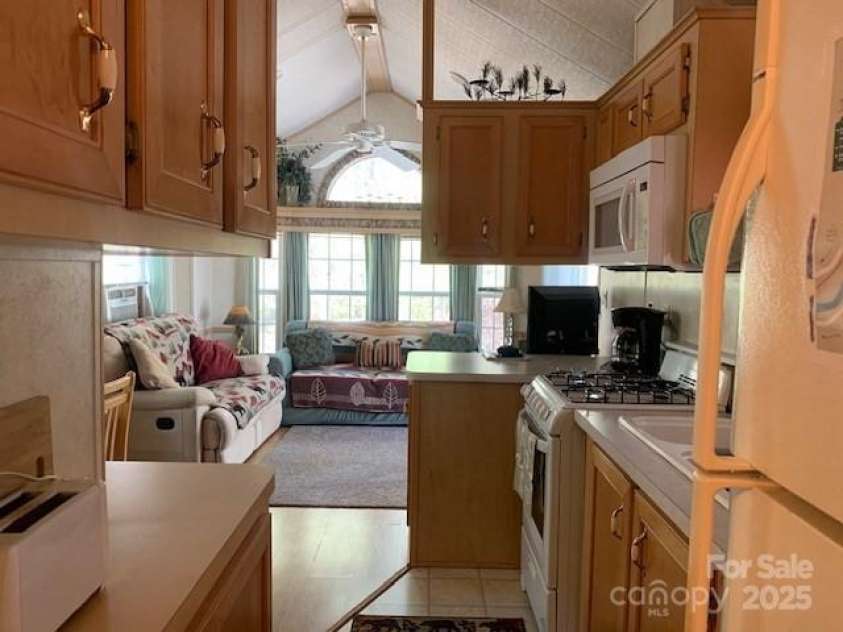 48 Homestead Avenue, Bryson City, NC 28713.  MLS# CAR4247145, YatesRealty ID 9011. 