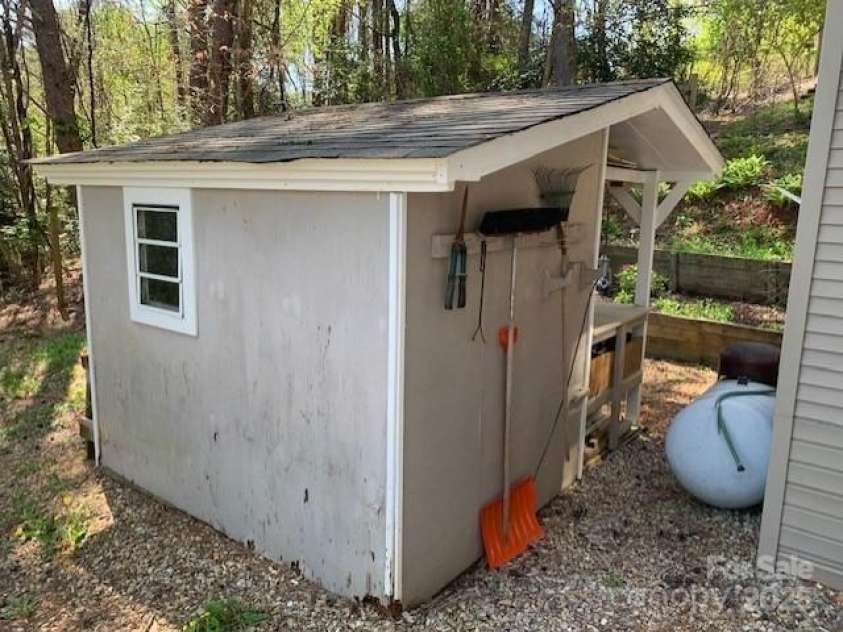 48 Homestead Avenue, Bryson City, NC 28713.  MLS# CAR4247145, YatesRealty ID 9011. 