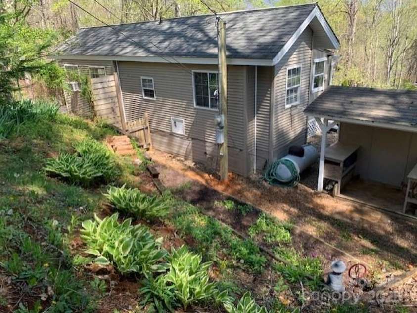 48 Homestead Avenue, Bryson City, NC 28713.  MLS# CAR4247145, YatesRealty ID 9011. 