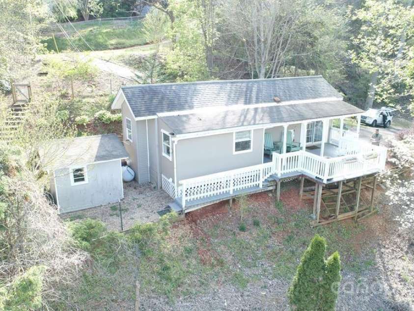 48 Homestead Avenue, Bryson City, NC 28713.  MLS# CAR4247145, YatesRealty ID 9011. 