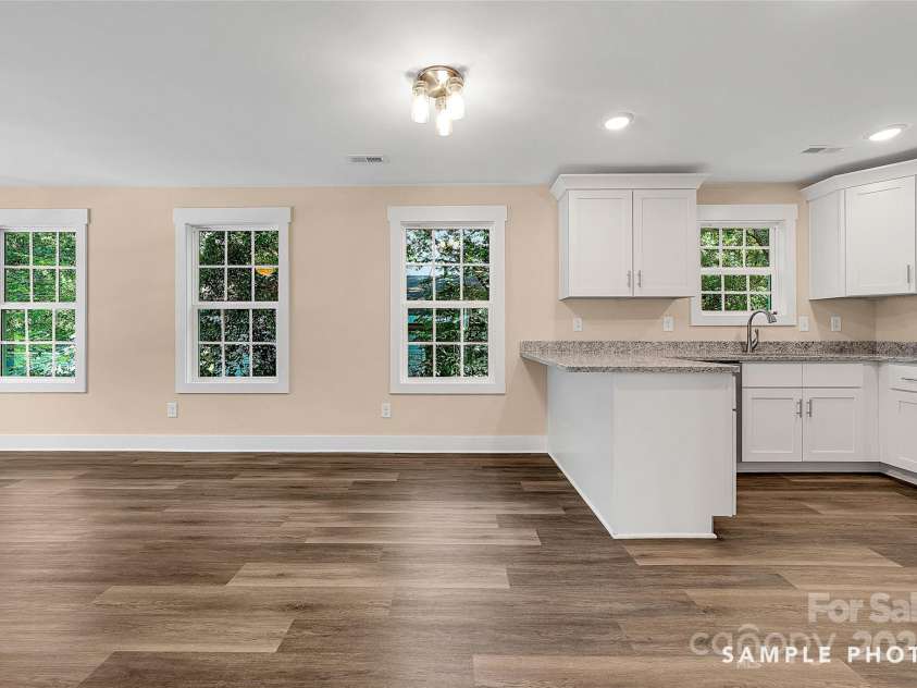 1587 Green Circle Drive, Gastonia, NC 28054.  MLS# CAR4239405, YatesRealty ID 9012. Dining Area