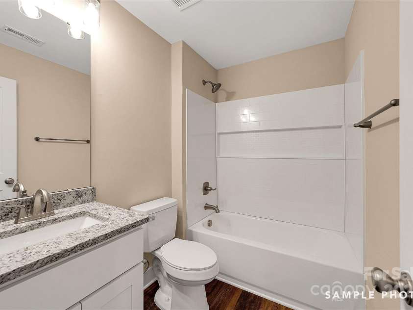 1587 Green Circle Drive, Gastonia, NC 28054.  MLS# CAR4239405, YatesRealty ID 9012. Full Bathroom