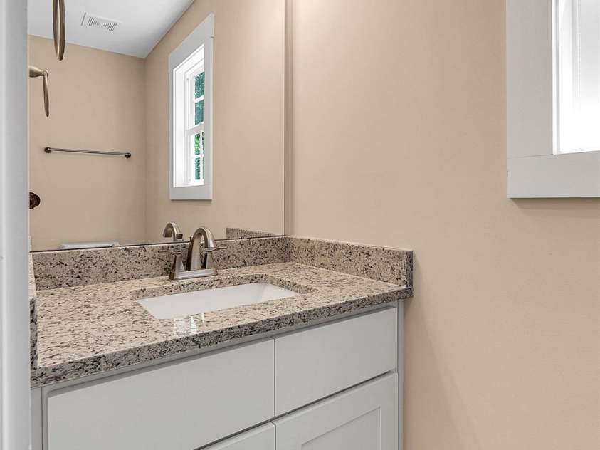 1587 Green Circle Drive, Gastonia, NC 28054.  MLS# CAR4239405, YatesRealty ID 9012. Main Level Powder Rroom