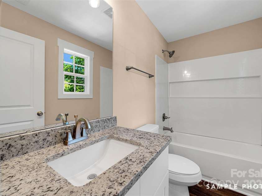 1587 Green Circle Drive, Gastonia, NC 28054.  MLS# CAR4239405, YatesRealty ID 9012. Primary En-Suite
