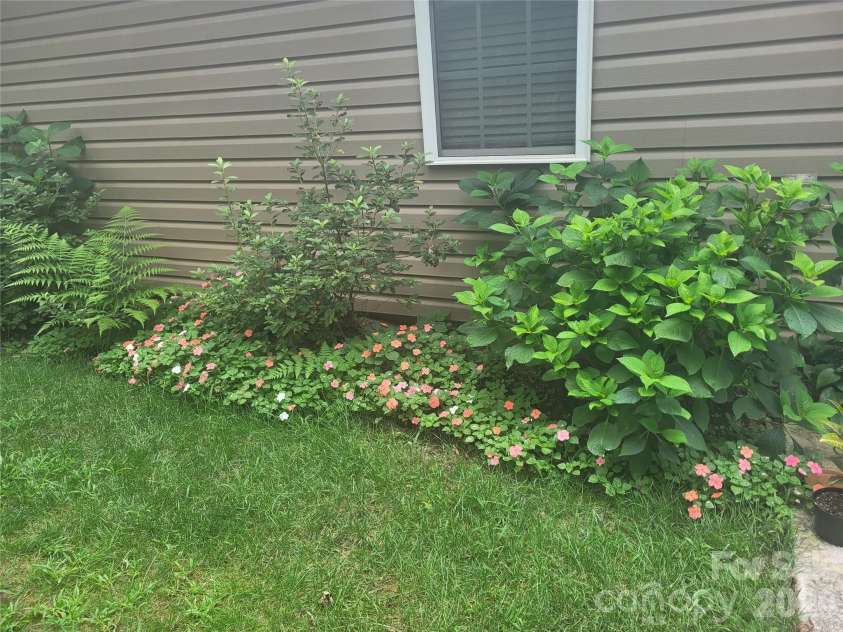 160 Winsome Forest Drive, Nebo, NC 28761.  MLS# CAR4360484, YatesRealty ID 9012. 2025