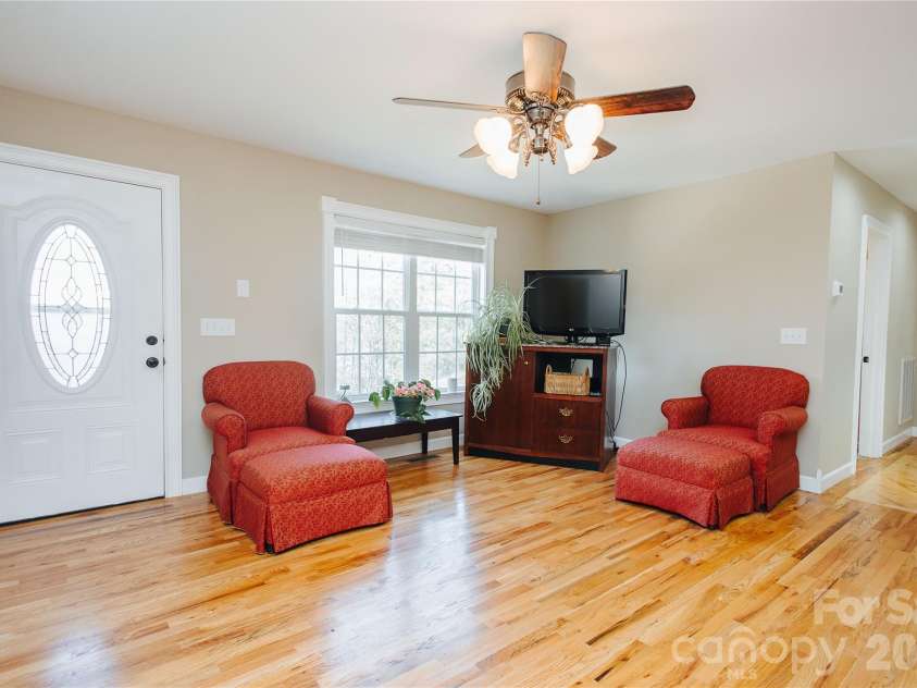 160 Winsome Forest Drive, Nebo, NC 28761.  MLS# CAR4360484, YatesRealty ID 9012. 