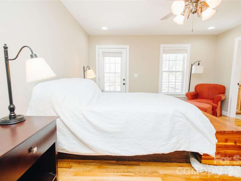 160 Winsome Forest Drive, Nebo, NC 28761.  MLS# CAR4360484, YatesRealty ID 9012. 