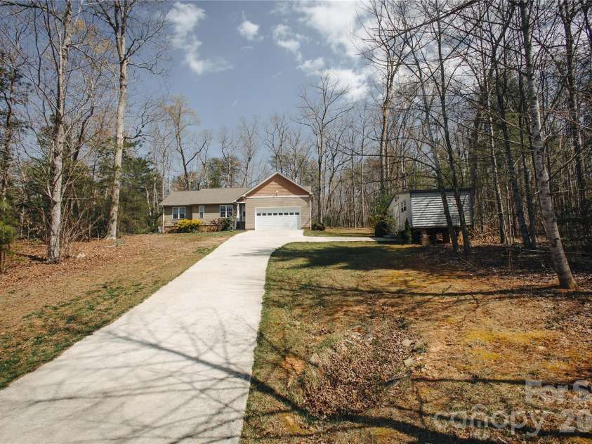 160 Winsome Forest Drive, Nebo, NC 28761.  MLS# CAR4360484, YatesRealty ID 9012. 