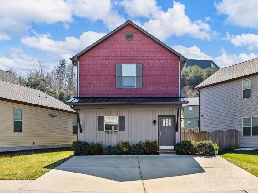 66 Cardwell Lane, Fletcher, NC 28732.  MLS# CAR4230904, YatesRealty ID 9013. 