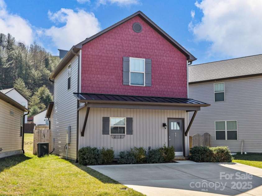 66 Cardwell Lane, Fletcher, NC 28732.  MLS# CAR4230904, YatesRealty ID 9013. 