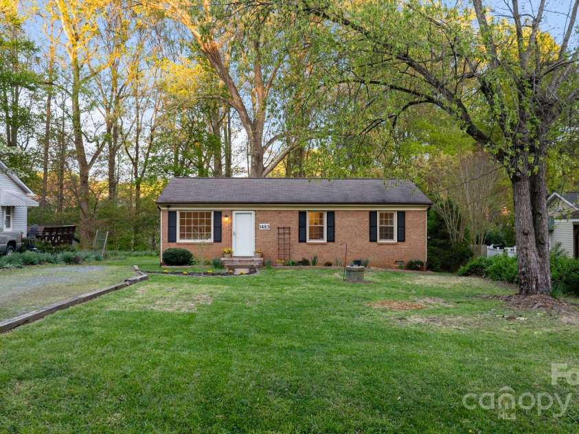 1483 Runabout Road, Pfafftown, NC 27040.  MLS# CAR4250556, YatesRealty ID 9014. 