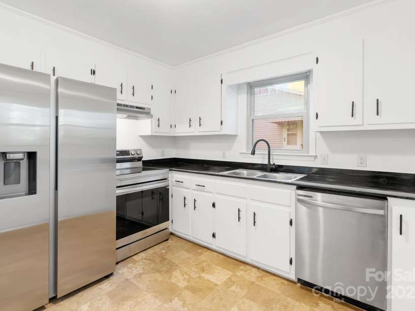 1483 Runabout Road, Pfafftown, NC 27040.  MLS# CAR4250556, YatesRealty ID 9014. 