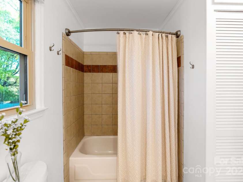 1483 Runabout Road, Pfafftown, NC 27040.  MLS# CAR4250556, YatesRealty ID 9014. 