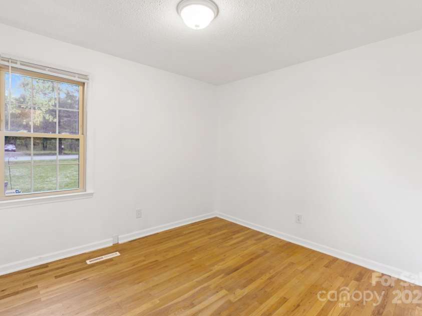 1483 Runabout Road, Pfafftown, NC 27040.  MLS# CAR4250556, YatesRealty ID 9014. 