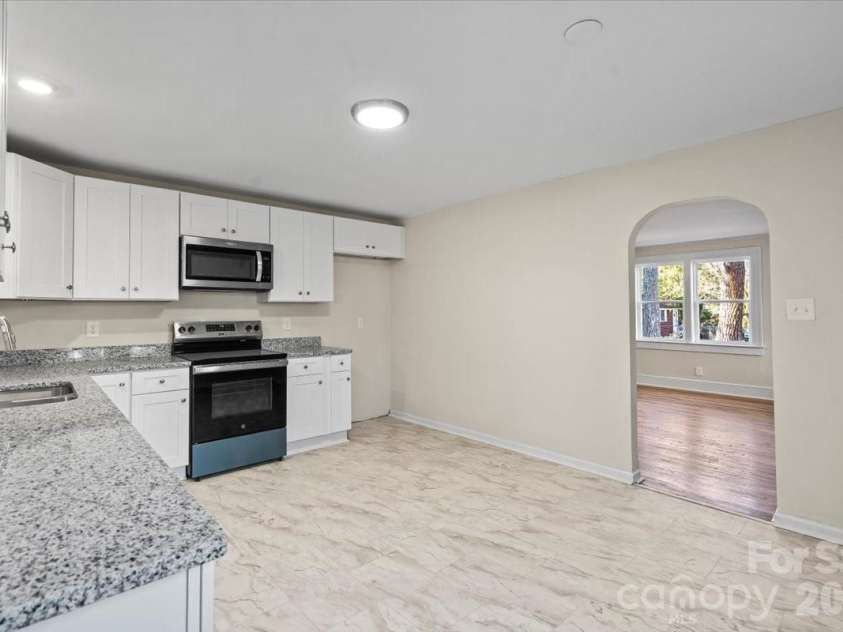 165 Lacy Street, Chester, SC 29706.  MLS# CAR4338472, YatesRealty ID 9016. Kitchen