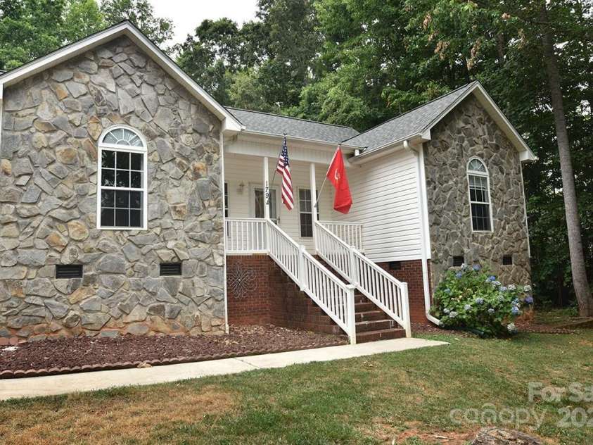 179 Hazelwood Drive, Mocksville, NC 27028.  MLS# CAR4155732, YatesRealty ID 9016. 