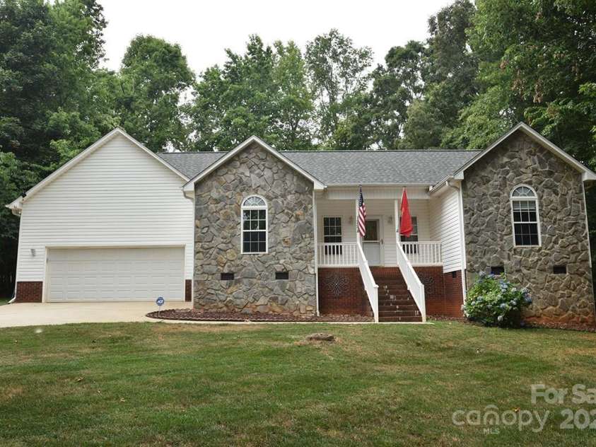 179 Hazelwood Drive, Mocksville, NC 27028.  MLS# CAR4155732, YatesRealty ID 9016. 