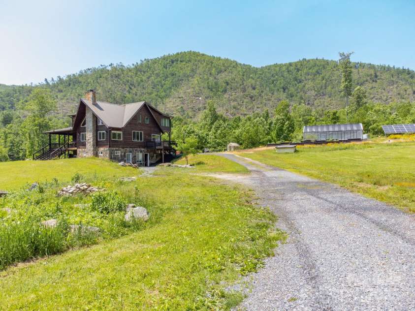 146 Green Briar Lane, Green Mountain, NC 28740.  MLS# CAR4287422, YatesRealty ID 9017. 