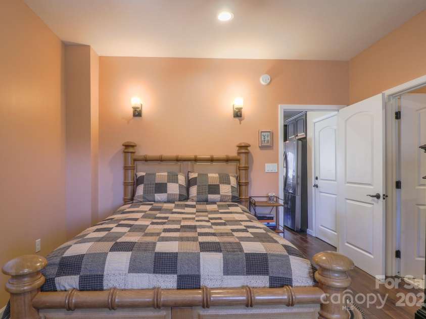 146 Green Briar Lane, Green Mountain, NC 28740.  MLS# CAR4287422, YatesRealty ID 9017. Main Level Bedroon
