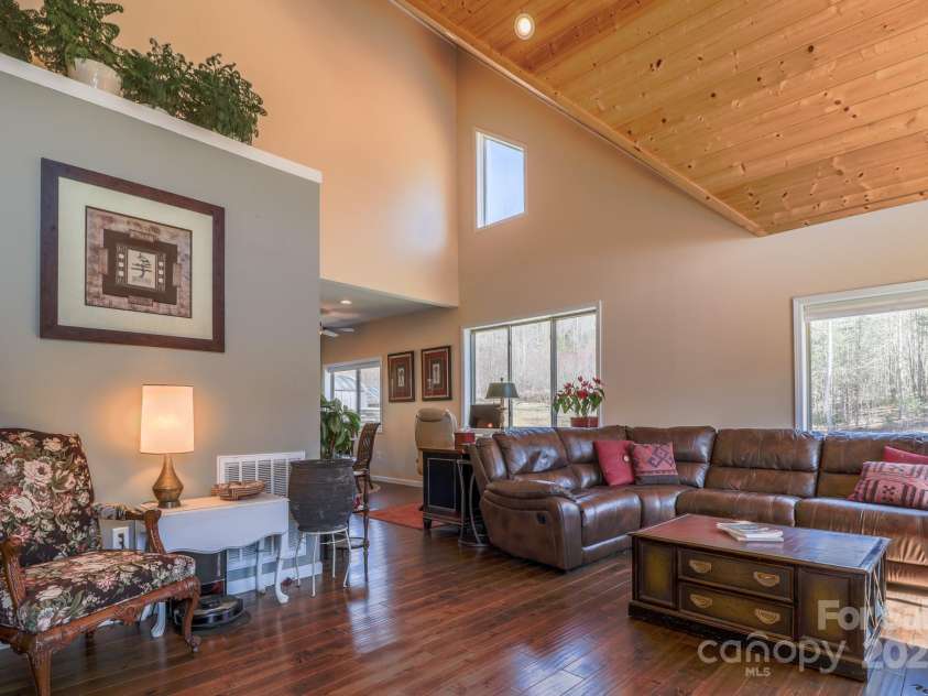 146 Green Briar Lane, Green Mountain, NC 28740.  MLS# CAR4287422, YatesRealty ID 9017. Main Level Living Room