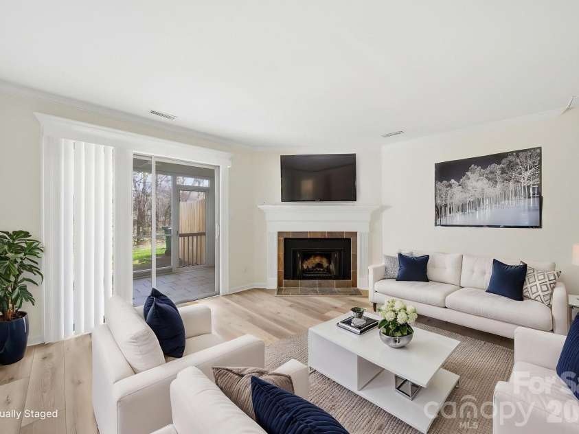 8217 Pineville Matthews Road, Charlotte, NC 28226.  MLS# CAR4371386, YatesRealty ID 9017. 