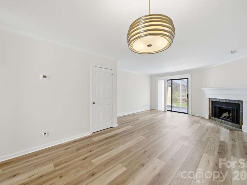 8217 Pineville Matthews Road, Charlotte, NC 28226.  MLS# CAR4371386, YatesRealty ID 9017. 