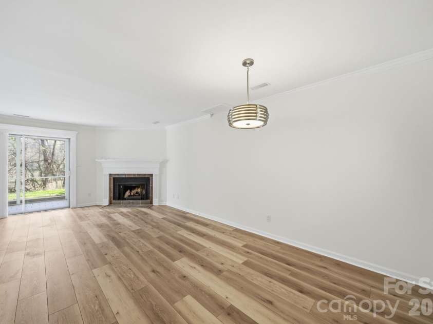 8217 Pineville Matthews Road, Charlotte, NC 28226.  MLS# CAR4371386, YatesRealty ID 9017. 