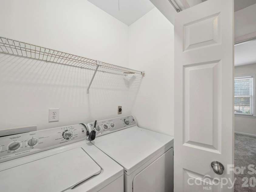 8217 Pineville Matthews Road, Charlotte, NC 28226.  MLS# CAR4371386, YatesRealty ID 9017. 