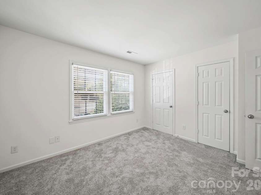 8217 Pineville Matthews Road, Charlotte, NC 28226.  MLS# CAR4371386, YatesRealty ID 9017. 
