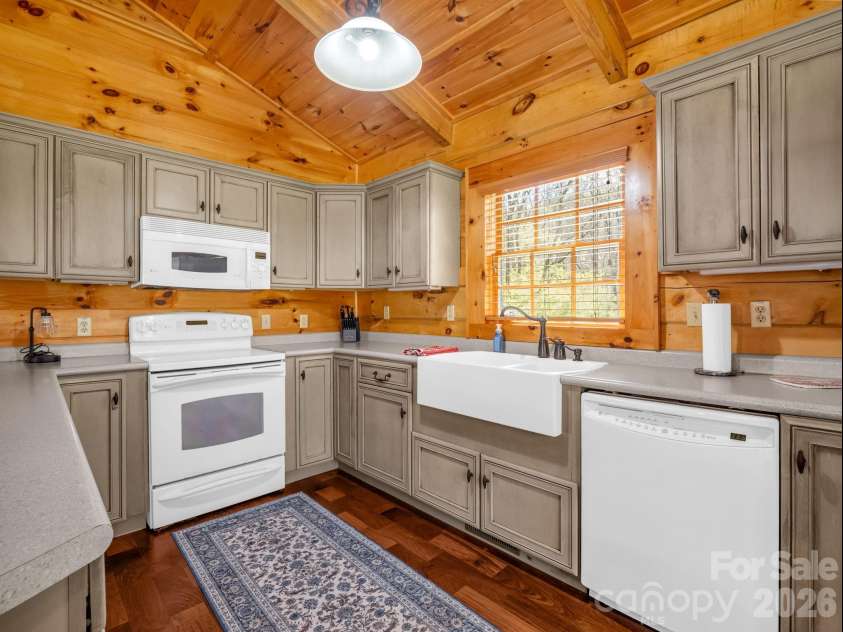 175 Pink Campbell Road, Landrum, SC 29356.  MLS# CAR4359870, YatesRealty ID 9018. Deep double farm sink.