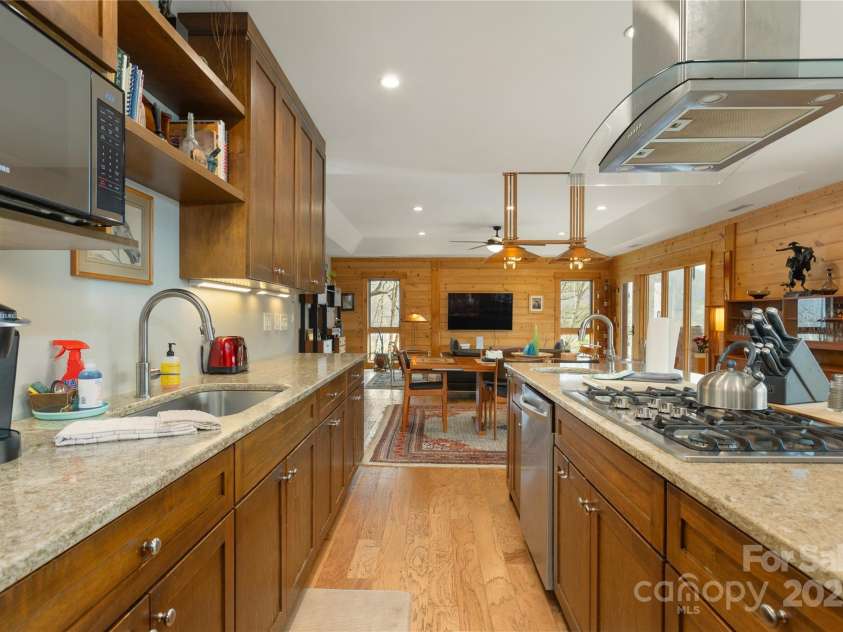 263 Mine Cove Road, Spruce Pine, NC 28777.  MLS# CAR4244163, YatesRealty ID 9018. 