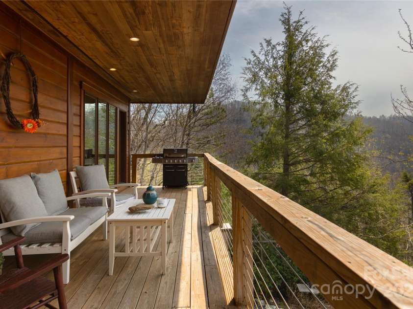 263 Mine Cove Road, Spruce Pine, NC 28777.  MLS# CAR4244163, YatesRealty ID 9018. 